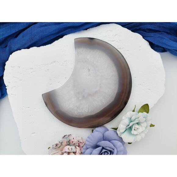 Large Druzy Agate Flat Moon Crystal Carving - Picture 5 of 6